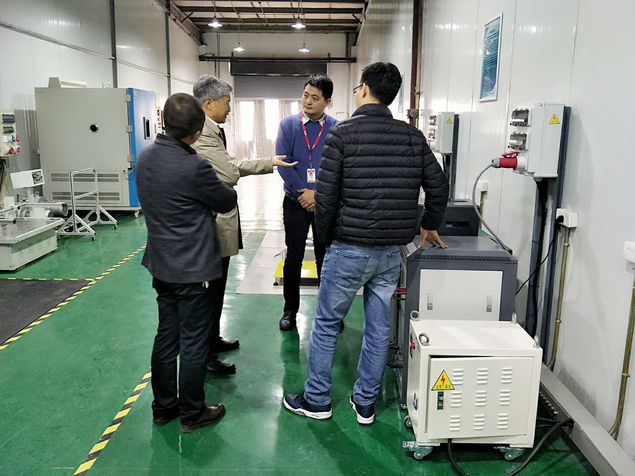 西安理工大鐘彥儒教授蒞臨集團研發(fā)中心考察指導(dǎo)(圖3) 西安理工大鐘彥儒教授蒞臨集團研發(fā)中心考察指導(dǎo)(圖3)