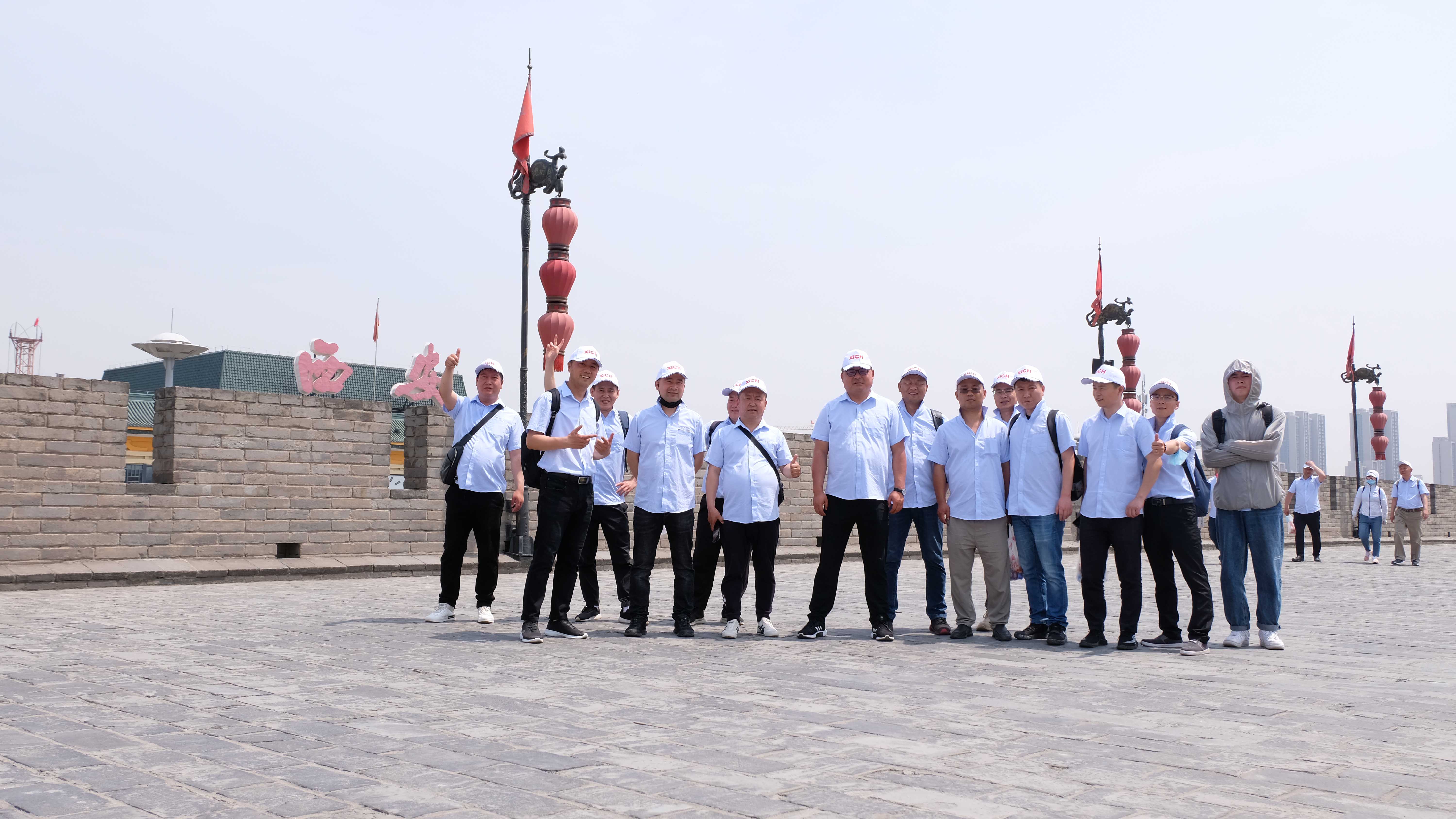 西馳電氣營(yíng)銷(xiāo)中心會(huì)議圓滿(mǎn)成功(圖28)