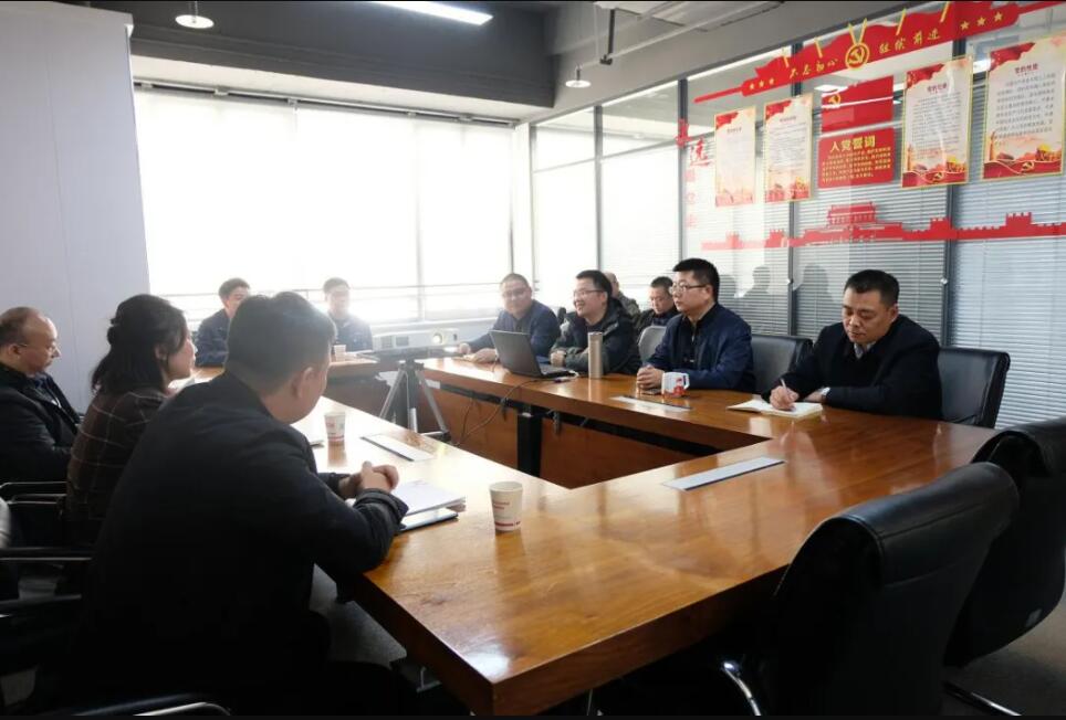 西馳電氣攜手老電工，戰(zhàn)略合作，共謀發(fā)展！(圖1)